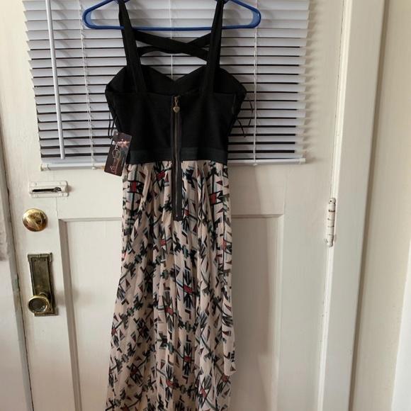 Black Sweetheart Hi-Lo Tribal Dress NWT Sz S - Picture 3 of 3